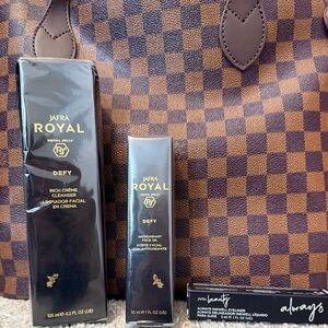 JAFRA Royal Jelly Defy Skincare Collection